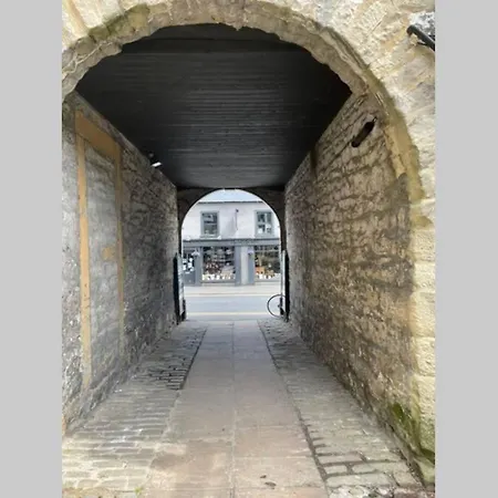 18th Century Courtyard Property *