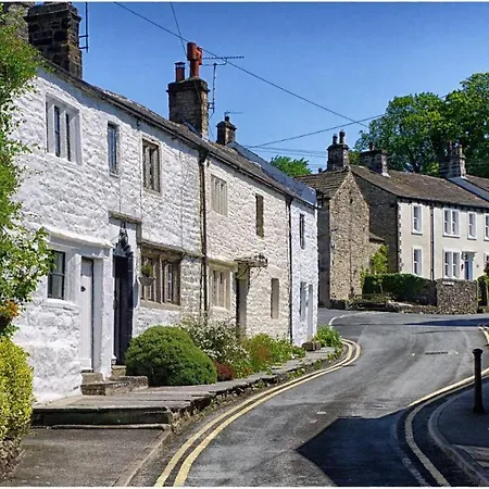 Дом отдыха 18th Century Courtyard Property Сеттл