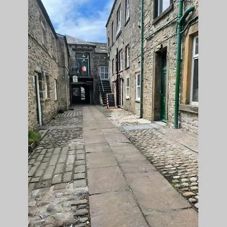 18th Century Courtyard Property Settle