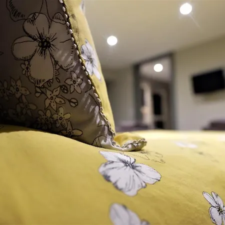 Holiday home 18th Century Courtyard Property